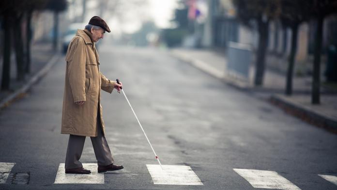 Muž 50 let předstíral, že je slepý. Na příspěvcích od státu získal desítky milionů