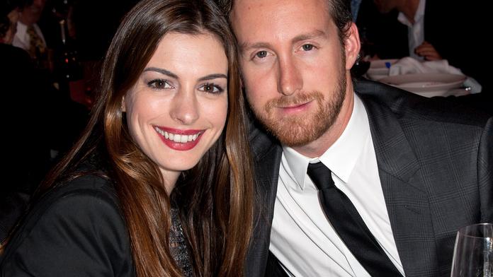 Anne Hathaway je těhotná! Ve 33 letech čeká herečka první dítě