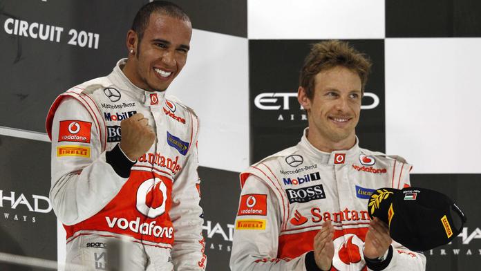 Faux pas McLarenu! Blahopřáli Buttonovi, na fotce byl Hamilton