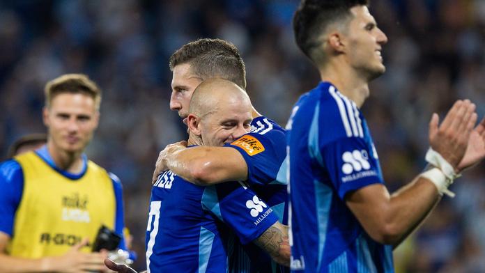 Radost fotbalistů Slovanu Bratislava, uprostřed je Vladimír Weiss mladší