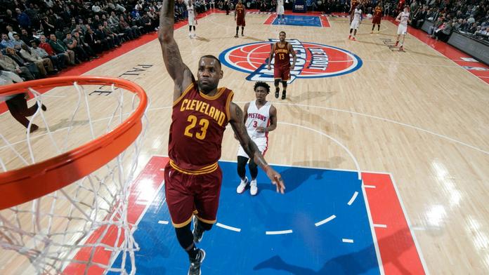 VIDEO: LeBron nečekaně selhal v zakočení. I tak má ale rekord!