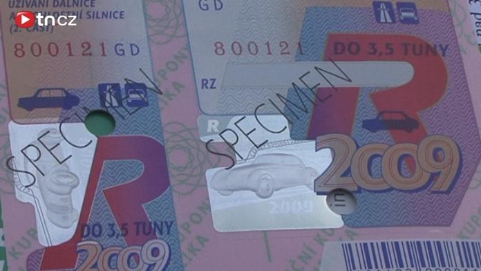 Od února jen s novou dálniční známkou. Kolik stojí v cizině?