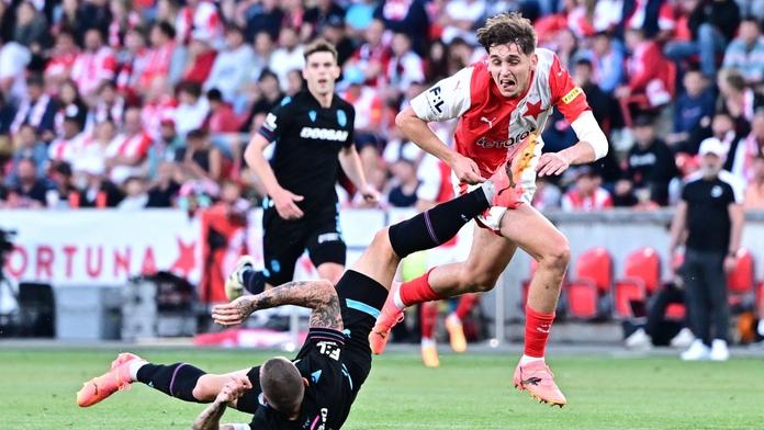 Slavia přejela Plzeň, mistrovské oslavy Sparty se odkládají