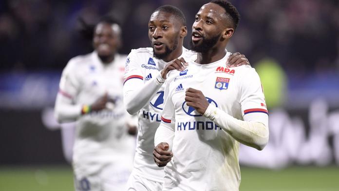 Většina favoritů v Ligue 1 zvítězila. Čtyři týmy se dělí o druhé místo