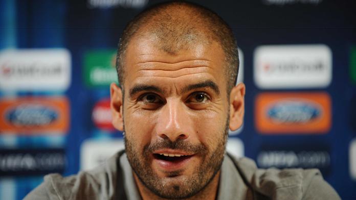 Guardiola poprvé vedl Bayern k vítězství, proti hvězdám ale stáli studenti a policisté
