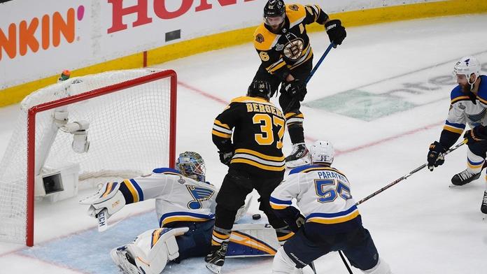 Boston začal finále vítězně, čtyři góly v řadě znamenaly velký obrat