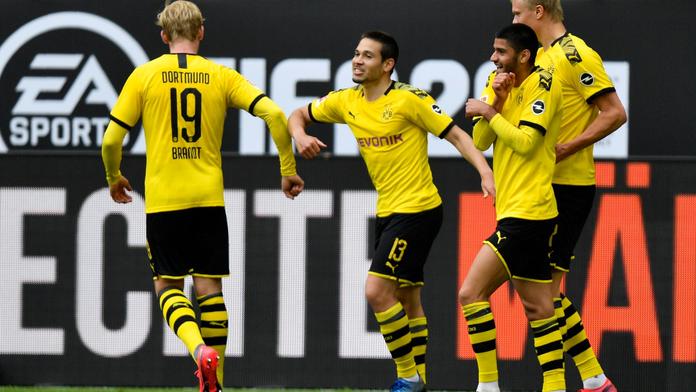 Dortmund přejel Schalke, Schickovo Lipsko pouze remizovalo
