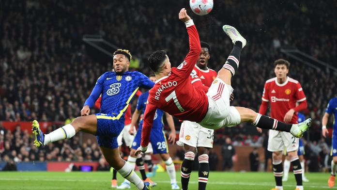 Šlágr na Old Trafford skončil remízou. Bod proti Chelsea zachránil Ronaldo