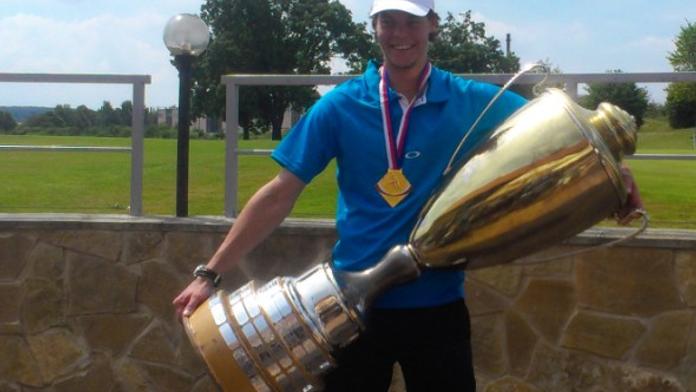 Rask se dočkal trofeje! Namísto Stanley Cupu zvedal český pohár