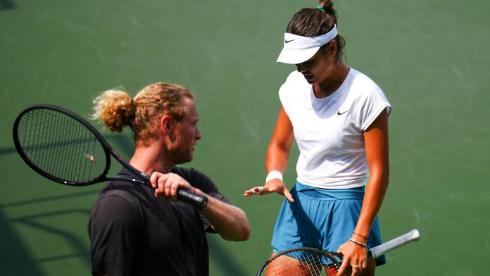 Slzy v očích Raducanuové. Tenistku trápí před US Open nepříjemné zranění