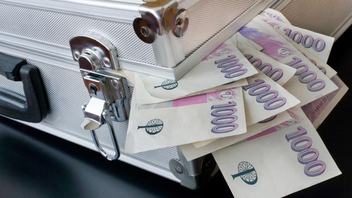 Stát a firmy okradli podvodníci o půl miliardy. Stačil jednoduchý trik