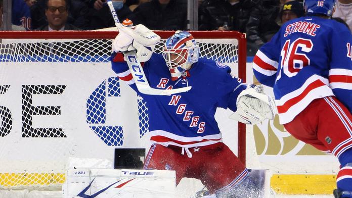 Slovenský gólman se těšil na MS, ale musí zůstat v NHL. Bere to jako podraz