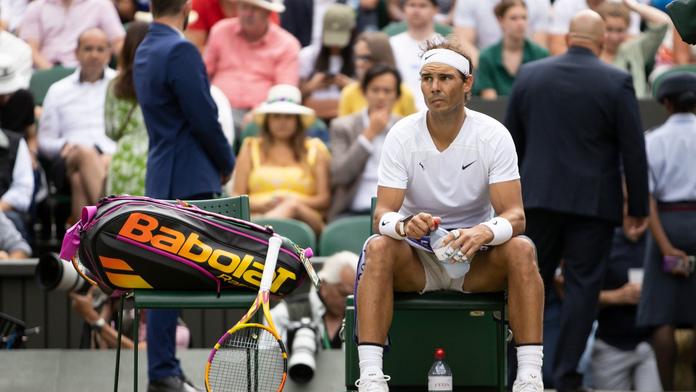 Nadal se na kurtu pořádně zapotil. Po čtyřech hodinách vybojoval semifinále