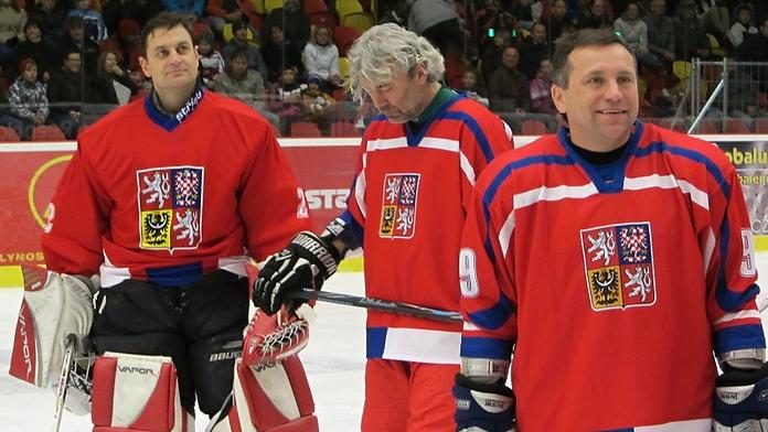 Češi porazili v souboji hokejových legend Švédy. Těm nepomohla ani superhvězda Näslund