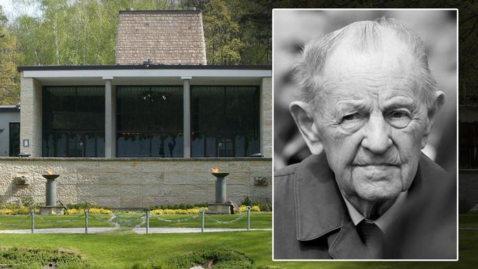 Detaily utajeného pohřbu Miloše Jakeše: Obří manévry, falešné jméno