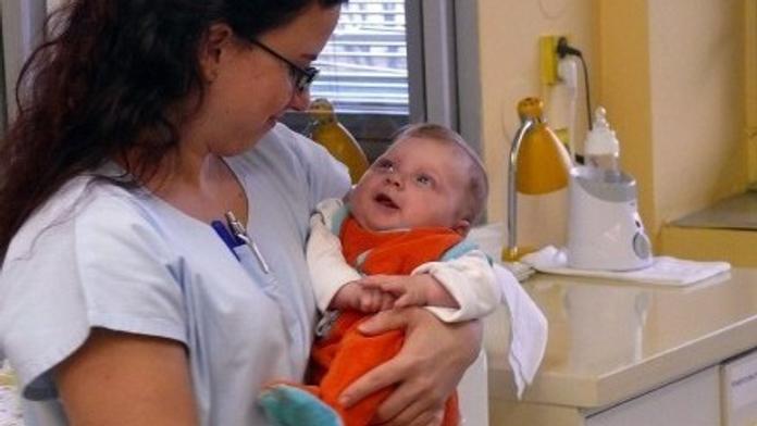 Chlapeček ležel na chodbě! Kousek od babyboxu...