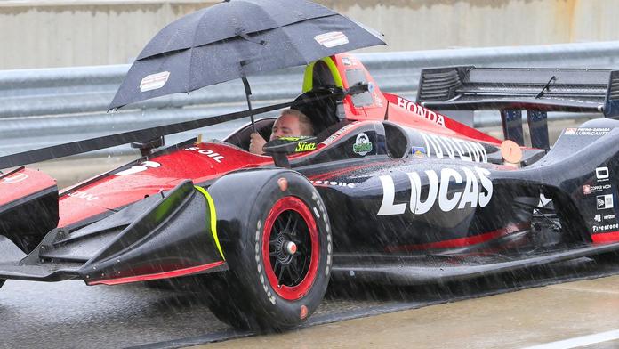 Počasí IndyCar nepřálo, přerušený závod bude pokračovat v pondělí