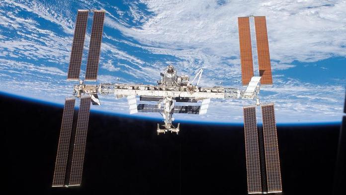 Astronauti zničili recyklační nádrž na orbitě kolem Země