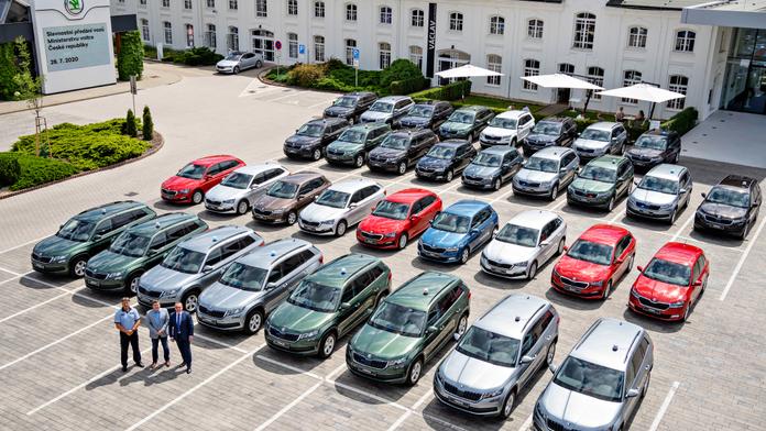 Vnitro koupí tisíce škodovek! Ministerstvo se nejvíce zhlédlo v SUV