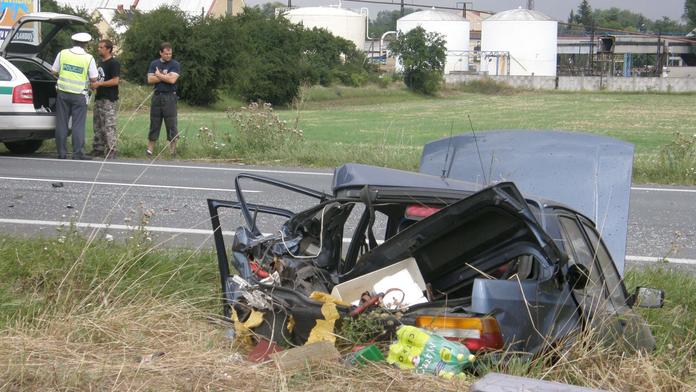 Namol opilý řidič zapíchl auto do příkopu! Měl přes 4 promile!