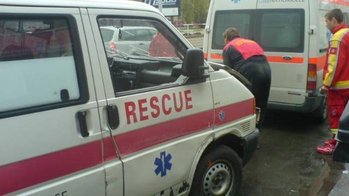 V Praze se srazila tramvaj se sanitkou