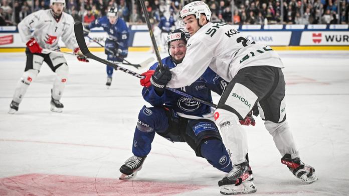Velký obrat Pardubic na Spengler Cupu. Dynamo srazilo švýcarského soupeře
