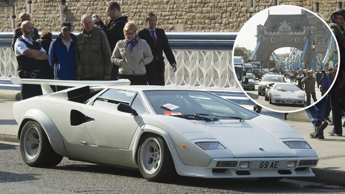 Opuštěné luxusní Lamborghini stálo na mostě! Neuvěříte proč