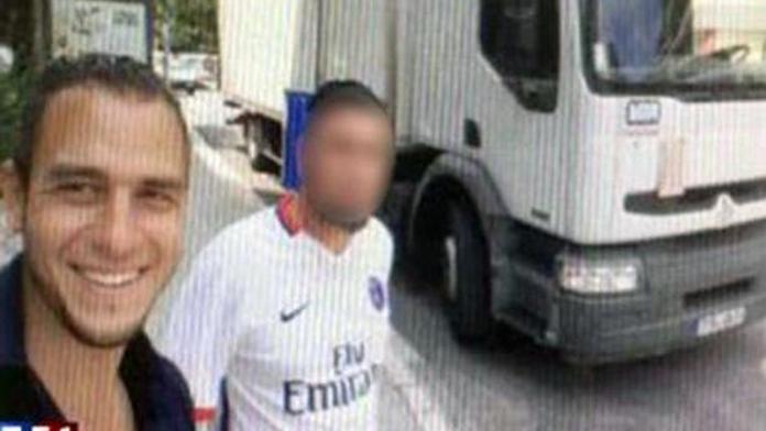 Děsivé selfie: Atentátník z Nice se fotil s kamionem, kterým vraždil
