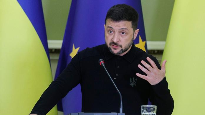 Zelenskyj prozradil, kolik Ukrajinu stojí válka. Mluví o dvou plánech