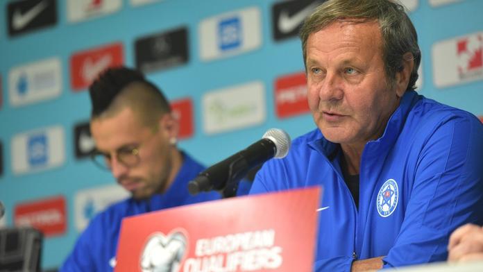 Kvůli těmto sedmi hráčům skončil Kozák: V baru měl být i Dúbravka!
