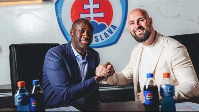 Neuvěřitelné se stalo skutečností. Legenda Manchesteru City podepsala na Slovensku