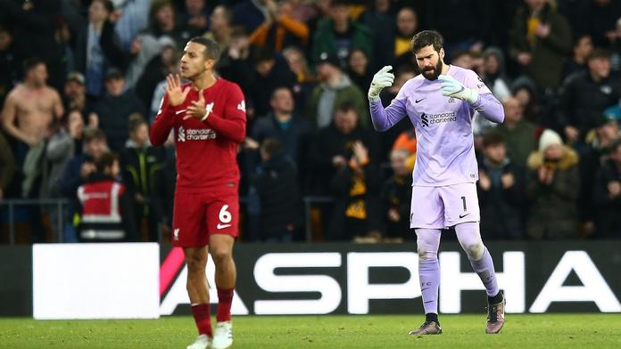 Arsenal padl s předposledním Evertonem. Liverpool dostal 0:3 od Wolves