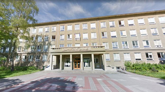 Ostravské gymnázium sevřel smutek! Jirka (17) zemřel po pádu z balkonu
