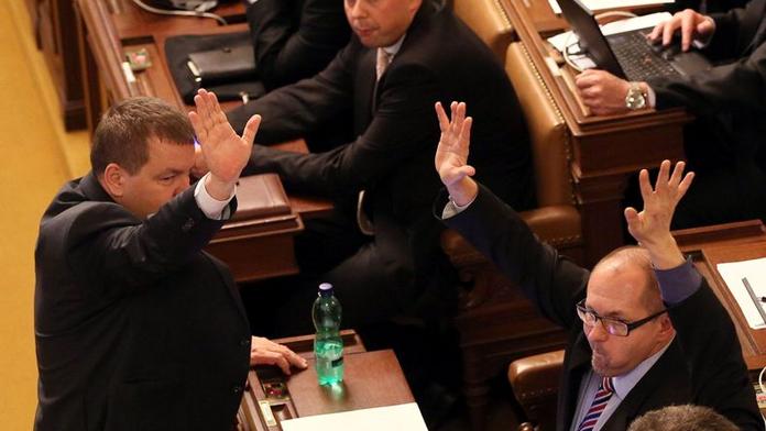 Poslanci podpořili kinematografii, přehlasovali prezidenta