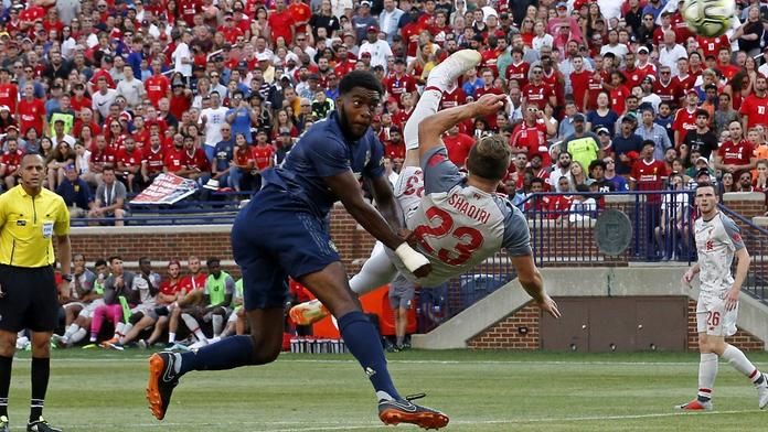 VIDEO: Gól roku už v přípravě? Shaqiriho nůžky do sítě United!