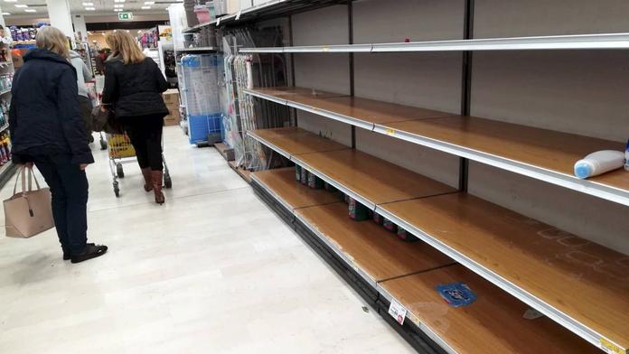 Máte dostatek potravin a dezinfekcí? Češi skupují některý sortiment