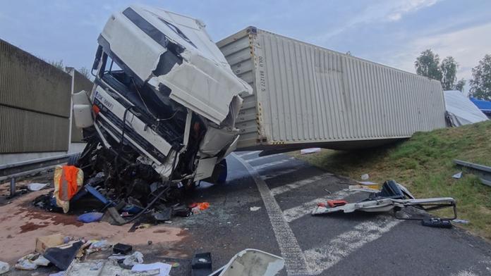Nehoda uzavřela dálnici D1 ve směru na Brno. Už se jezdí jedním pruhem