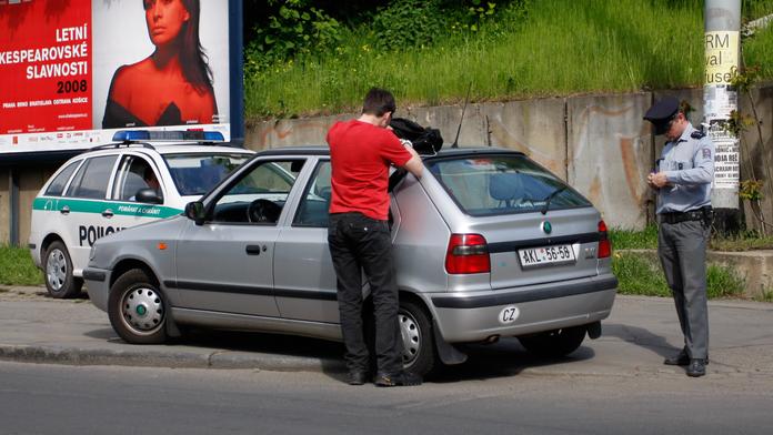 Za alkohol v Rakousku až 150 tisíc. POKUTY v Česku a Evropě