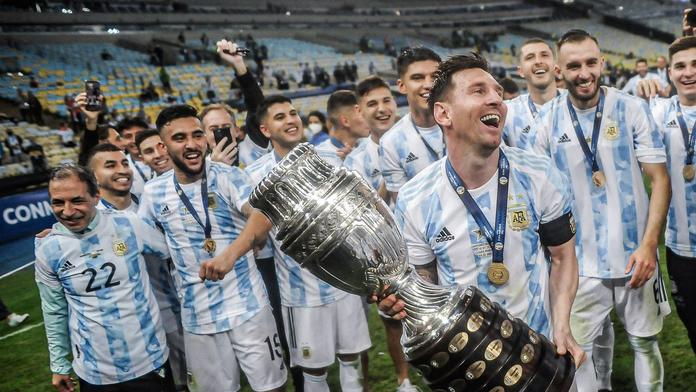 Messiho fotka boří internet. Díky triumfu na Copa América má rekord