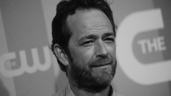 Zemřel herec Luke Perry, Dylan z Beverly Hills 90210. Bylo mu 52 let
