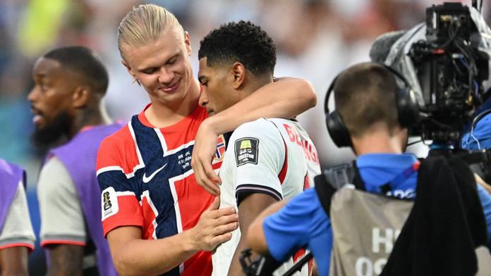 Heated Rivalry? Haaland s Bellinghamem fanouškům připomněli populární seriál