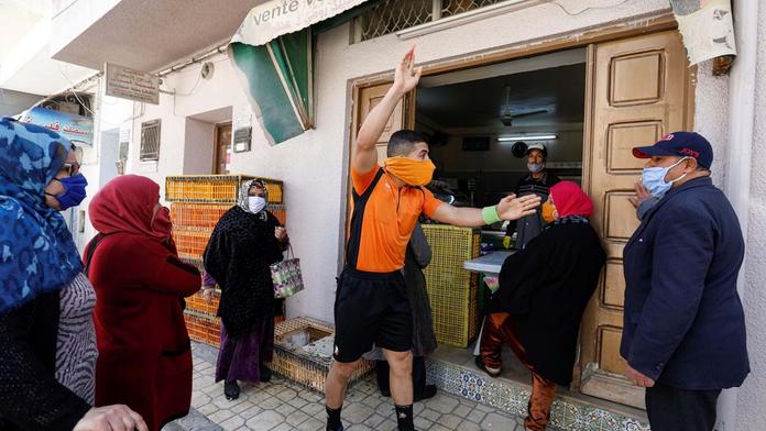 Tuniský rozhodčí to pojal po svém, nezodpovědným dával červené karty!