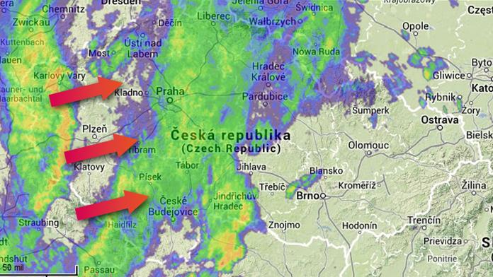 POZOR: Českem se žene vlna bouřek, hrozí kroupy a lokální záplavy