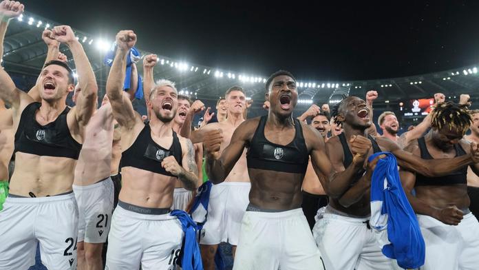 Slavící fotbalisté Plzně