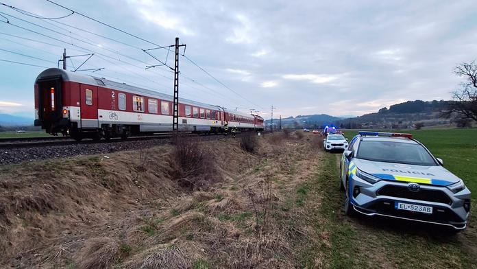 Srážka vlaku s dvěma lidmi na Slovensku