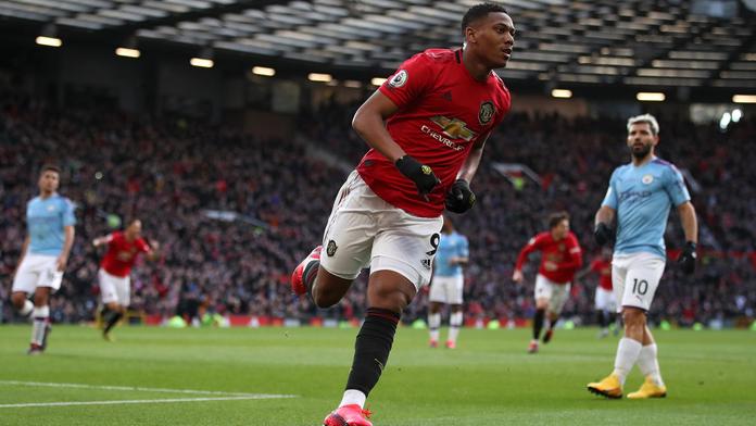 United překvapivě ovládli derby, rozhodl Martial a hrubka Edersona