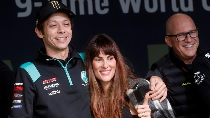 Legenda MotoGP se raduje ze šťastné události, Rossimu se narodila dcera