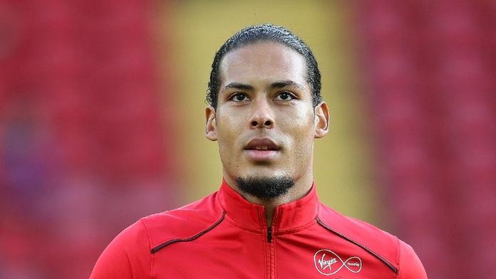 Do Liverpoolu přichází van Dijk. Je z něj nejdražší obránce historie!