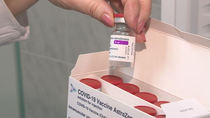 Zdravotníci dostali AstraZenecu, teď leží v nemocnici, oznámilo Norsko