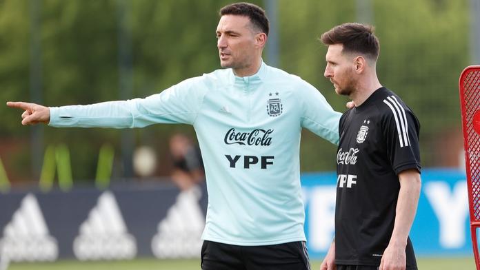 Fotbal a politiku míchat nebudu. Musíme mít respekt, říká před utkáním s Anglií Scaloni